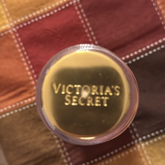 Victoria’s Secret Temptation Shimmer Fragrance Mist - Picture 3 of 4